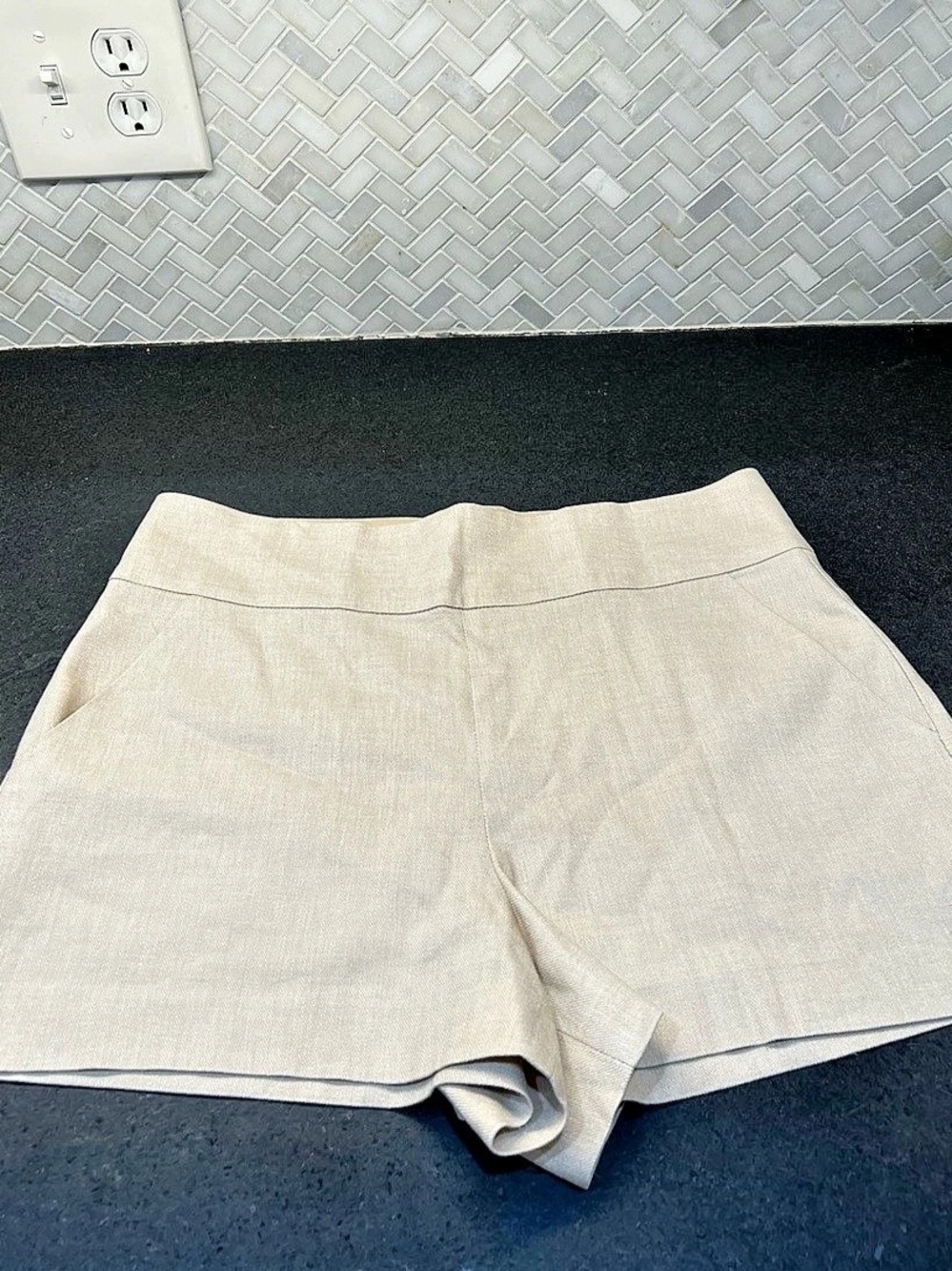 alice + olivia Linen Blend Shorts High in Beige